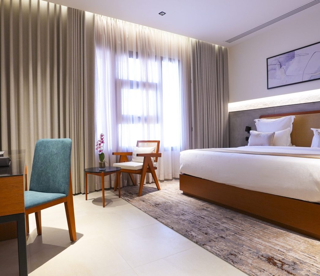 <a href="https://www.vivianparkhotels.com/ar/room-and-hall-suite">جناح غرفة وصالة<i class="fa fa-arrow-left"></i></a>