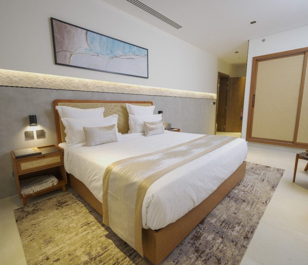 <a href="https://www.vivianparkhotels.com/ar/three-rooms">ثلاث غرف <i class="fa fa-arrow-left"></i></a>