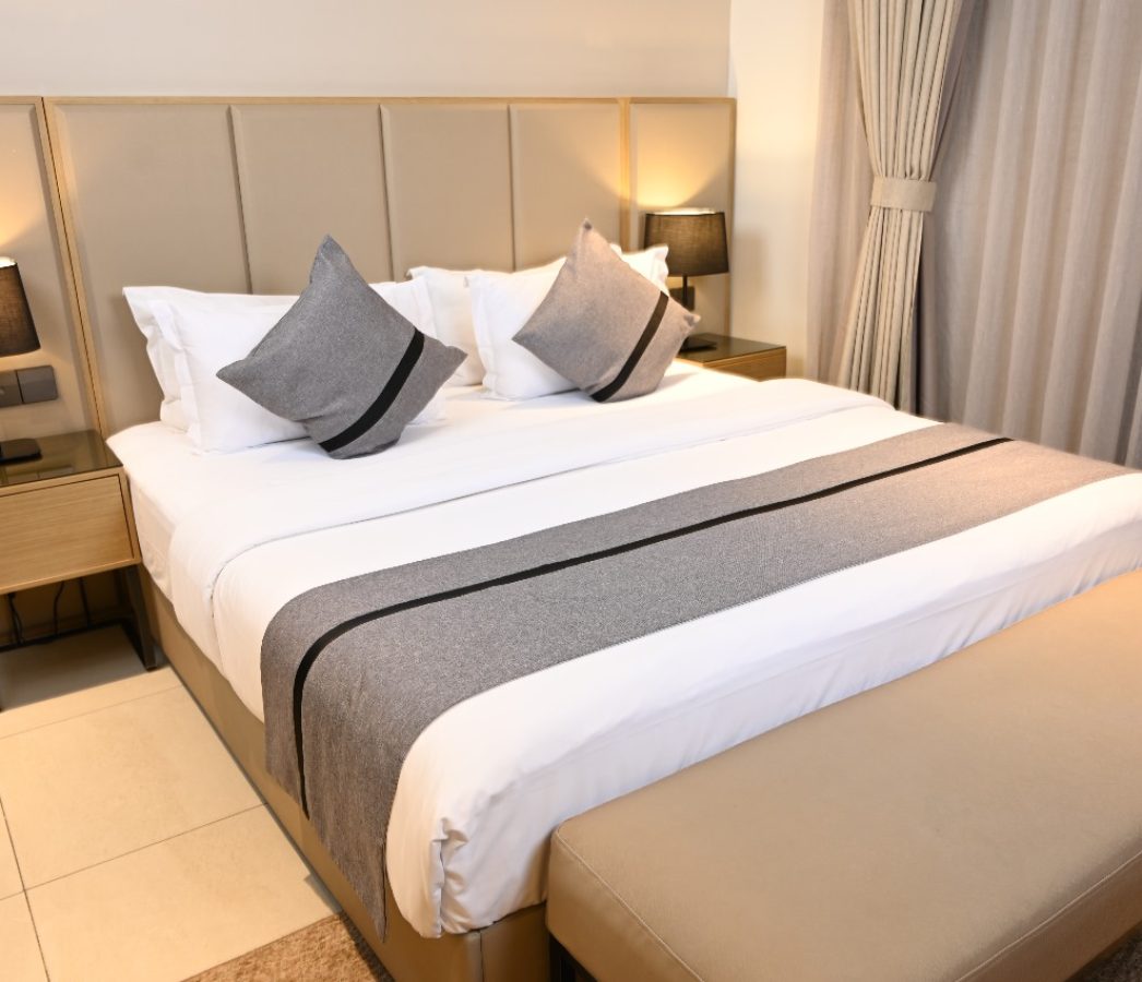 <a href="https://www.vivianparkhotels.com/ar/double-room-and-lounge-suite"> جناح غرفة مزدوجة وصالة   <i class='fa fa-arrow-left'></i></a>
