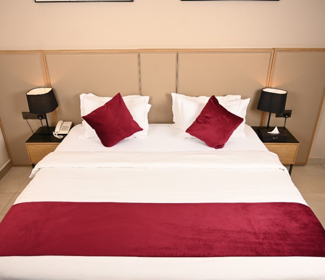 <a href="https://www.vivianparkhotels.com/ar/two-room-family-suite">جناح عائلي من غرفتين <i class='fa fa-arrow-left'></i></a>